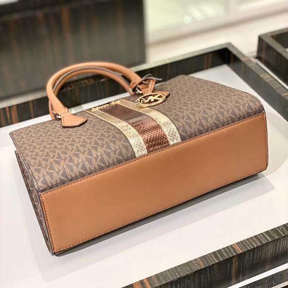 Michael Kors Sheila Medium Signature Logo Metallic Satchel Crossbody Bag - Picture 9 of 13